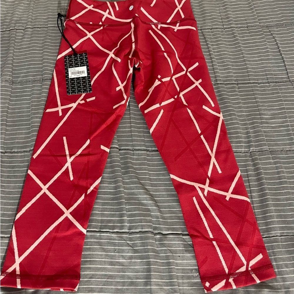 NWT Vimmia Hatch Jacquard Red White Pattern Leggings - Picture 5 of 9